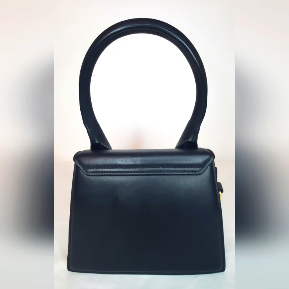 Jacquemus "Le Chiquito Moyen Leather Top Handle Black Handbag - Picture 5 of 13